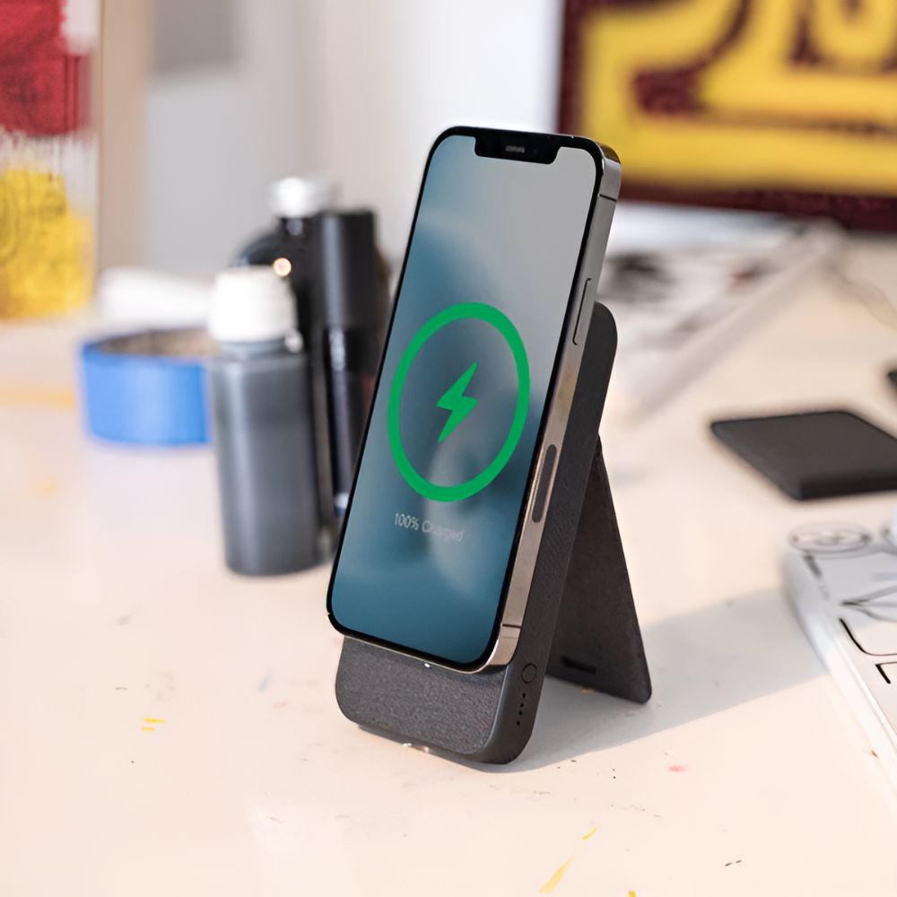 Mophie Snap+ Powerstation Stand Wireless Power Bank